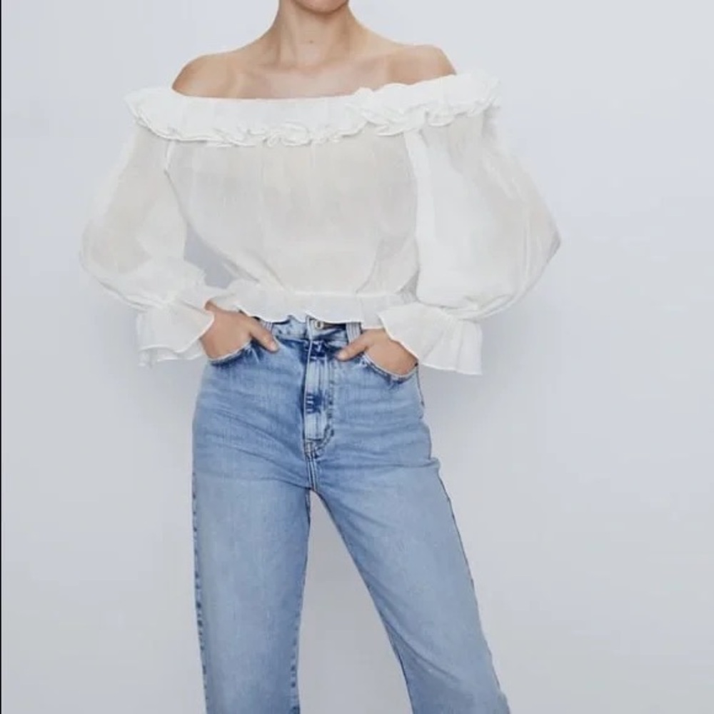 NWT Zara Ruffled off shoulder Top